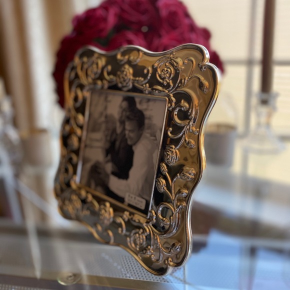 NWOT Elegant Silver Picture Frame - Picture 2 of 4